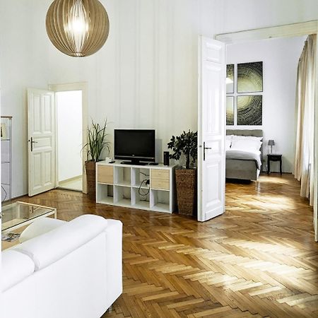 Heart Of The City, Entire Very Big Apartment Budapeste Exterior foto