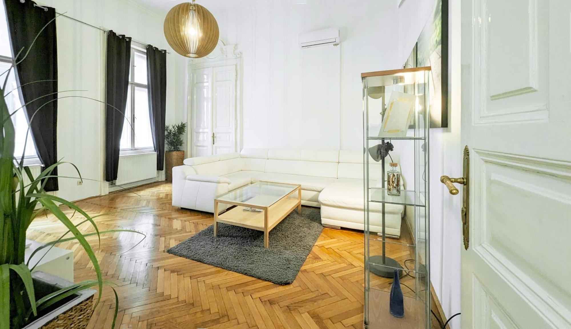 Heart Of The City, Entire Very Big Apartment Budapeste Exterior foto