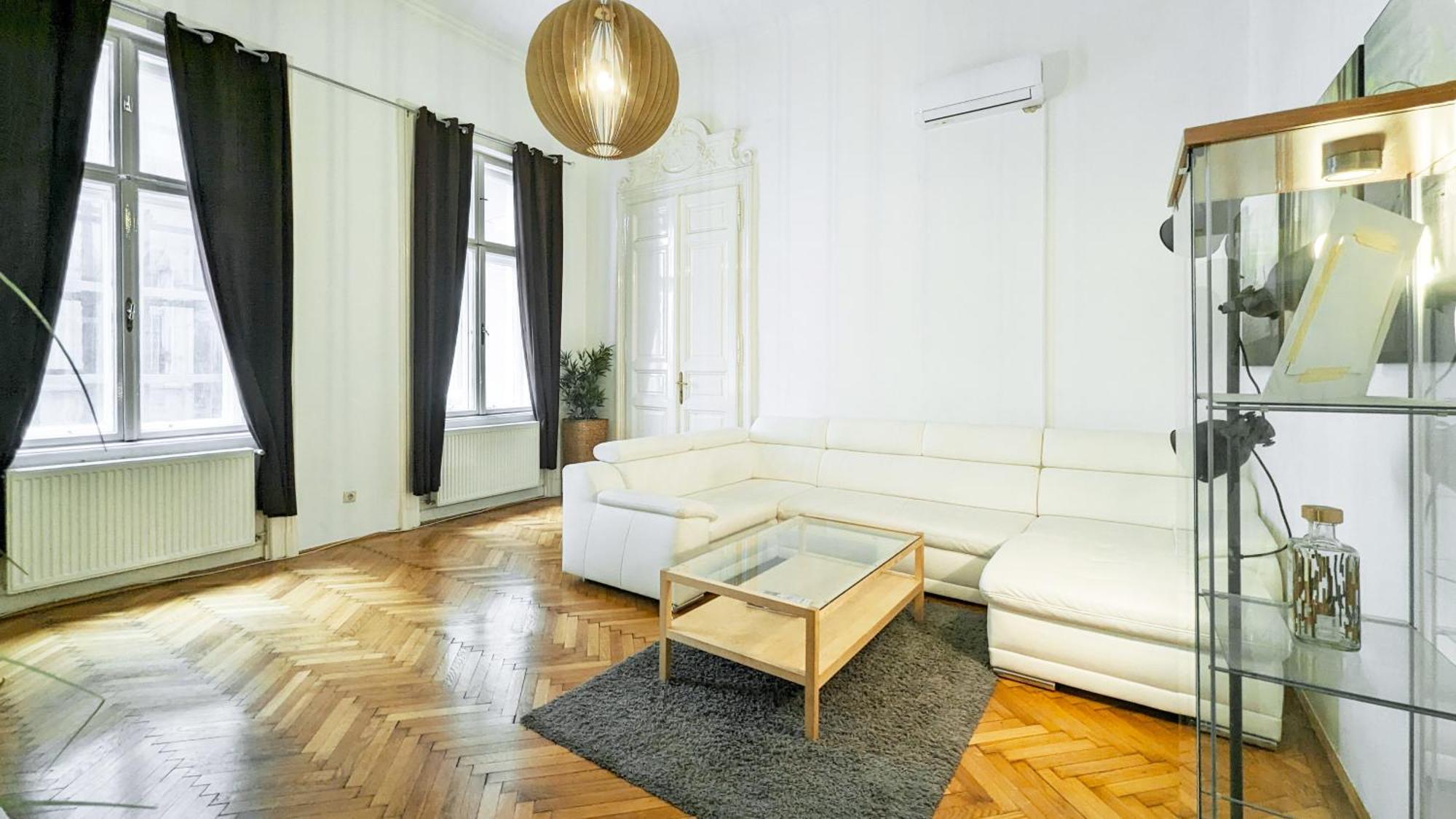 Heart Of The City, Entire Very Big Apartment Budapeste Exterior foto