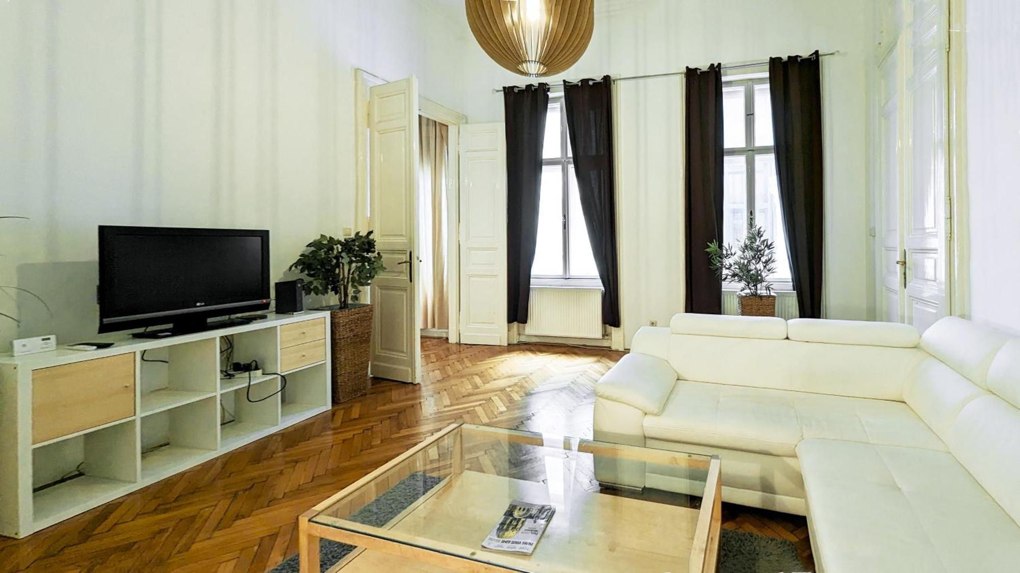 Heart Of The City, Entire Very Big Apartment Budapeste Exterior foto