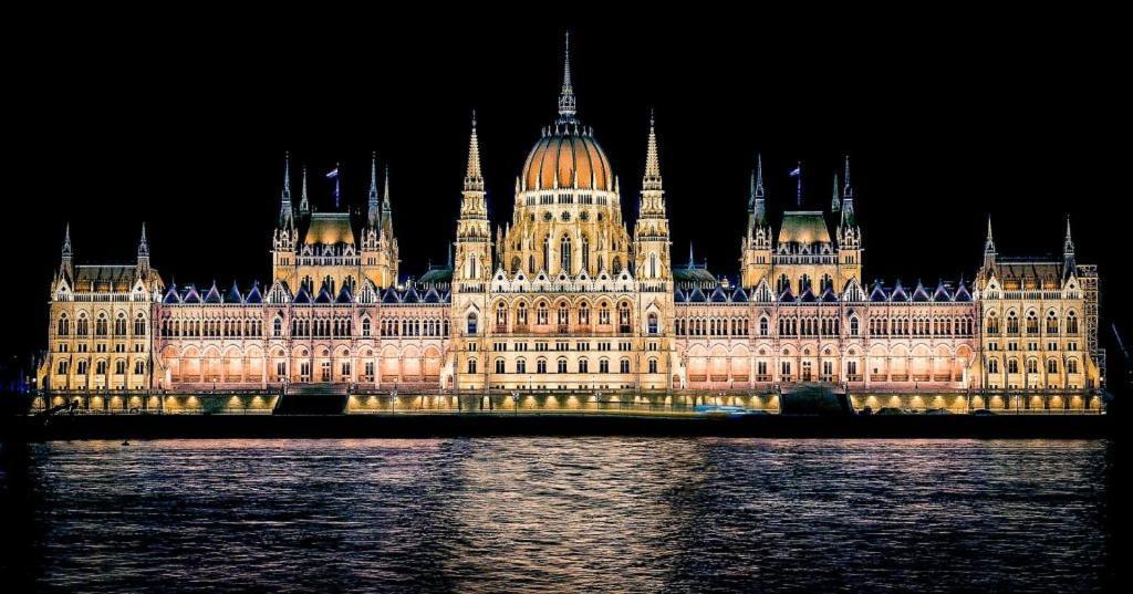 Heart Of The City, Entire Very Big Apartment Budapeste Exterior foto
