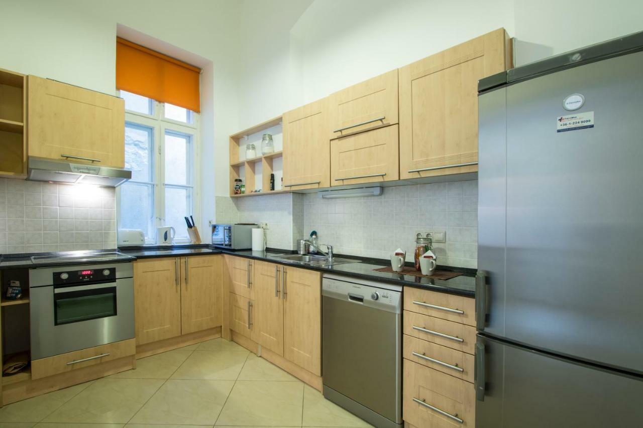 Heart Of The City, Entire Very Big Apartment Budapeste Exterior foto